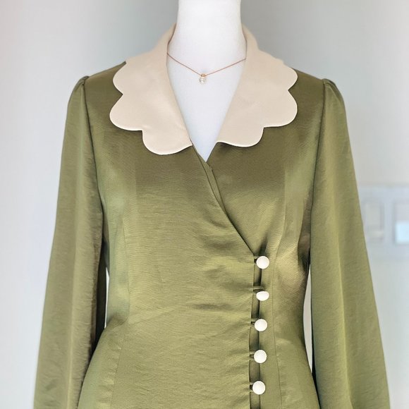 WConcept French Retro Petaloid Collar Khaki Dress with Buttons - Picture 9 of 15